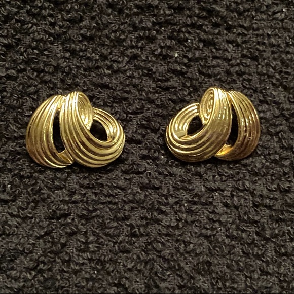 Vintage Jewelry - Vintage Swirl Gold Toned Pierced Earrings